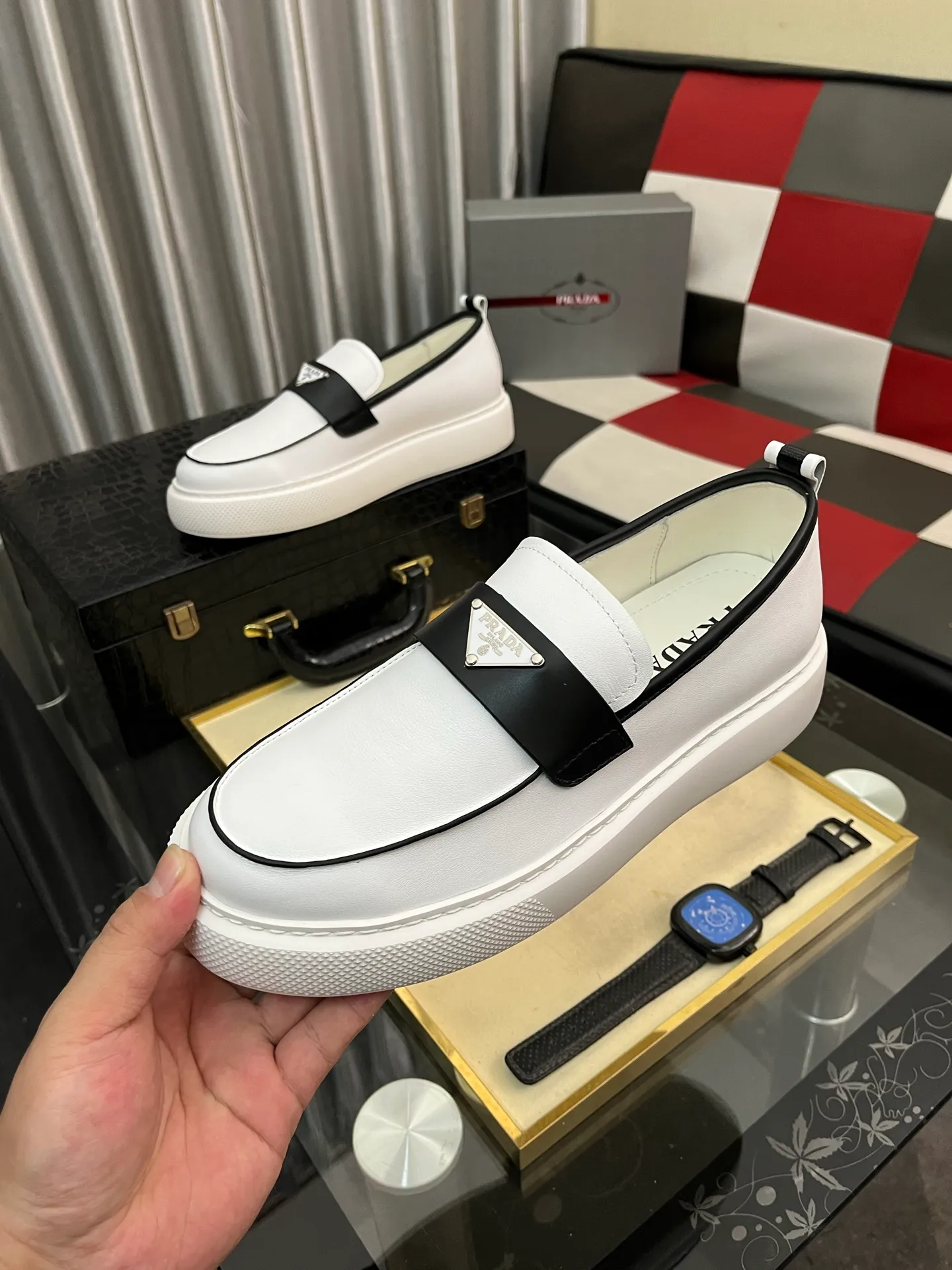 Men's shoes 💰: 560⌚️⌚️[PRADA] Prada casual shoes, originally developed 1:1, made of high-mercerized cowhide with imported cowhide, silk sheepskin lining, rubber outsole, comfortable and soft on the foot, size: 38-443️⃣Colors available